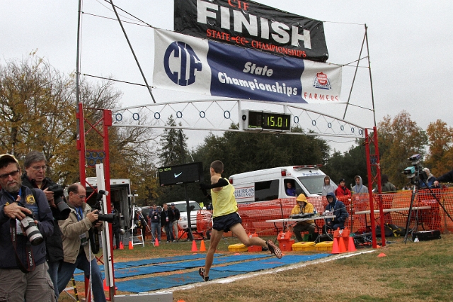 2009 CIF XC Boys D3-070.JPG - 2009 California CIF Cross Country Championships, Woodward Park, Fresno, California